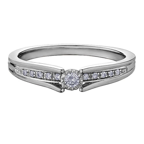 10K White Gold 0.10TDW Diamond Illusion Set Promise Ring